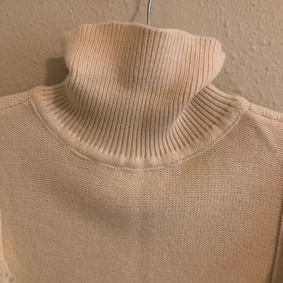 Cute & Cozy Sweater EUC - Picture 3 of 7